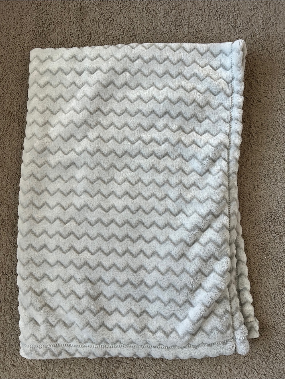 Cozy Textured Chevron Baby Blanket - Light Gray Used once on vacation!